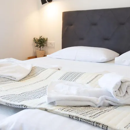 Pipi 2br With Balcony Апартаменты *