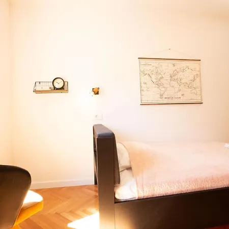 Pipi 2br With Balcony Задар