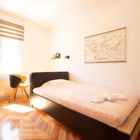 Pipi 2br With Balcony Апартаменты *