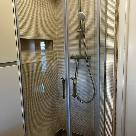 Pipi 2br With Balcony Апартаменты *