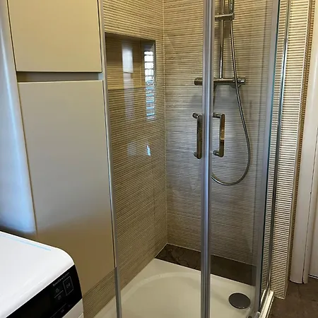 Pipi 2br With Balcony Задар