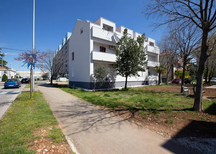 Pipi 2br With Balcony Appartamento Zara