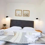 Apartman Pipi 2br With Balcony Zára