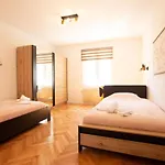 Pipi 2br With Balcony Apartman