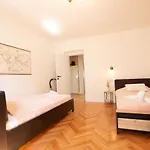 Pipi 2br With Balcony Apartman