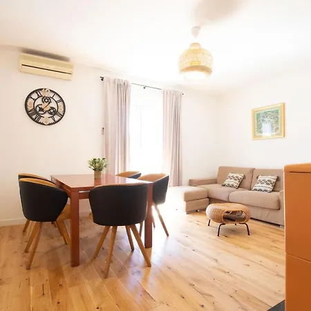 Pipi 2br With Balcony