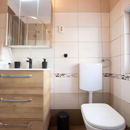 Pipi 2br With Balcony * Zadar