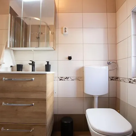 Apartment Pipi 2br With Balcony *