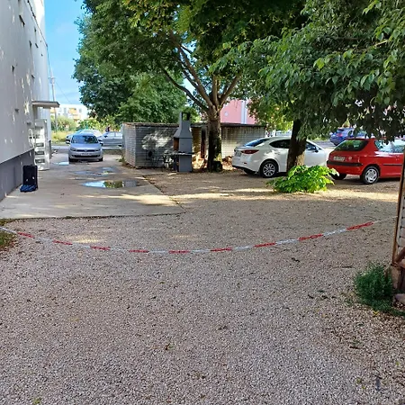 Pipi 2br With Balcony *