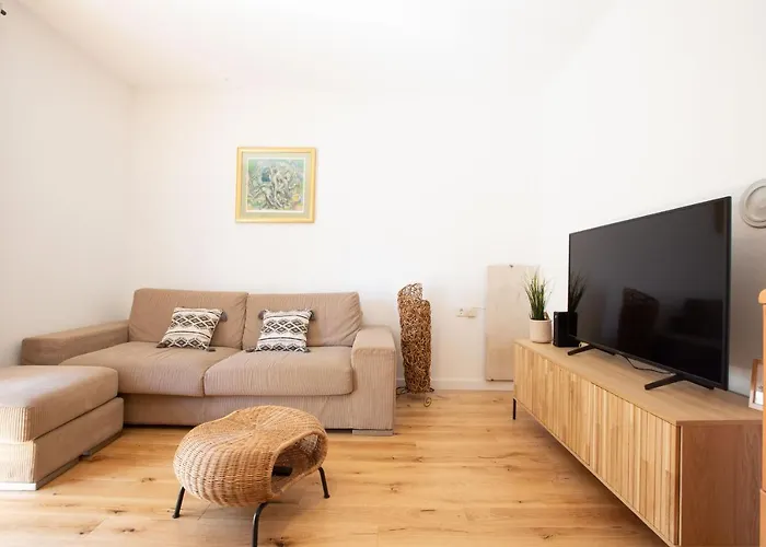 Pipi 2br With Balcony アパート ザダル