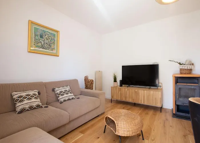 Pipi 2br With Balcony * Zadar