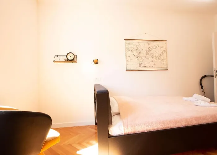 Pipi 2br With Balcony ザダル