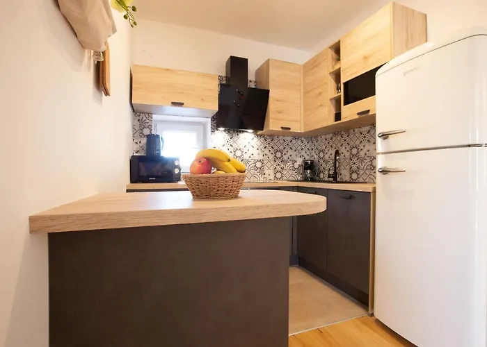 Pipi 2br With Balcony ザダル